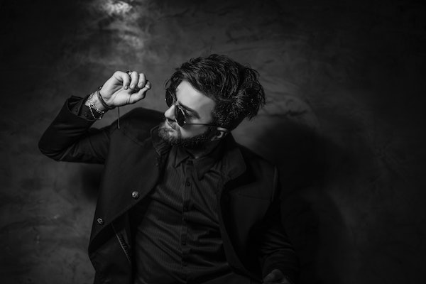 actor-adult-black-and-white-dark-432059.jpg